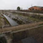 Vivienda en San Martín del Camino detrás de la estación, que será cedida a los regantes.