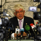 El rector de la Universidad, José Ángel Hermida, durante la comparecencia de prensa.