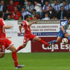 Iván Pérez jugó ayer en el interior izquierdo, pero volvió a estar algo impreciso en el juego a baló