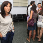 Belén Fernández, muy seria, y tras ella José Luis Ramón, atendiendo a los periodistas.