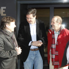 Samuel Folgueral, Óscar López y Aníbal Merayo charlan en uno de los recesos de las reuniones.