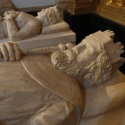 El sepulcro de Alfonso VI en primer plano. JESÚS F. SALVADORES