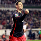 Aduriz celebra uno de sus tres goles ante el Rayo.