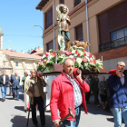 Los agricultores de Astorga llevan en andas a su patrón.