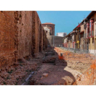 La Comisión de Patrimonio decidirá el lunes si autoriza alguna de las tres propuestas del
Ayuntamiento de León para dejar a la vista los restos originales de los cubos romanos. MIGUEL F. B.
