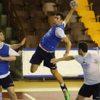 El Ademar disputa hoy frente al Gijón el último partido de la primera vuelta.