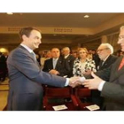 Zapatero y Morano se saludan en León, en una imagen de archivo