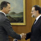El rey se reunió ayer con el presidente del Gobierno en funciones, Mariano Rajoy.