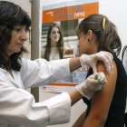 La vacuna del Virus del Papiloma previene el 99,9 % de los cánceres de cuello de útero.