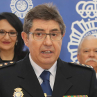 De la Torre, con Mata y Cabello al fondo.