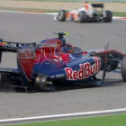 Alguersuari perdió la rueda tras el error de un mecánico.