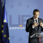 Zapatero, durante la conferencia de prensa que ofreció ayer en Bruselas al término del Consejo Europ
