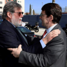 El presidente del PP de Castilla y León, Alfonso Fernández Mañueco, a su llegada a la reunión con Santiago Aparicio. R. GARCÍA