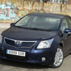 El Avensis continúa manteniendo su marchamo de berlina rutera y dinámicamente efectiva.