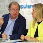Juan Vicente Herrera y Cristina Cifuentes, ayer en el Comité Ejecutivo Nacional del PP. RAQUEL P. VIECO