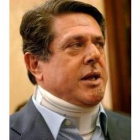 Trillo, ayer en el Congreso, con un collarín