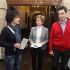 Téllez, Crespo y Atanasio, ayer en el Ayuntamiento.