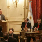 José Mª Hidalgo Martín-Mateos (i), en un acto con mandatarios argentinos.