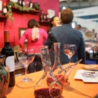 Las catas de los vinos atraen a numeroso público aficionado a los caldos