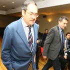 Baudilio Fernández Mardomingo se reunió ayer en Carracedelo con los fruticultores.