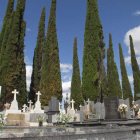 En el cementerio de Cacabelos ya no queda ahora ni un nicho, ni un espacio de enterramiento disponible para el arrendamiento.