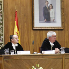 José Ángel Hermida y Juan Vicente Herrera, en el centro de la mesa, presiden la inauguración del curso académico universitario.