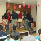 El concejal de deportes de Villaquilambre repartió los remios tras la prueba