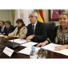 El rector, José Ángel Hermida, dio a conocer el informe de los recortes en Consejo de Gobierno.