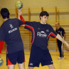 Aguirrezabalaga y al fondo Jordi Ribera.