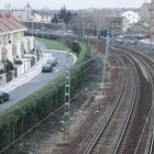 Tramo de vía en San Andrés del Rabanedo, que se soterrará con la próxima llegada del AVE