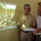 Representantes de Cáritas en la jornada de ayer.