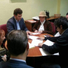 Un momento de las reuniones en Villaquilambre.