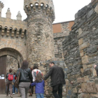 Los tres museos y el castillo de Ponferrada ampliarán sus horarios para la visita.