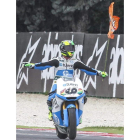 Espargaró festejó eufórico su triundo en la categoría de Moto2.