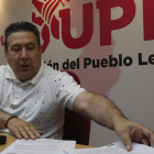 Luis Mariano Santos, ayer en la comparecencia por la moción de los peajes en León. FERNANDO OTERO