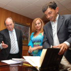 Ana Cristina Pastrana, entre Otero y González, en uno de sus últimos actos públicos.