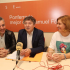 Santiago Macías, Samuel Folgueral y Cristina López Voces, ayer en el local de USE. L. DE LA MATA