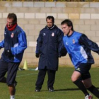 Álvaro Cervera dirige un entrenamiento de la Cultural