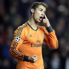 El delantero portugués del Real Madrid Cristiano Ronaldo geticula durante el partido.