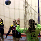 El Ademar quiere tener algún equipo femenino en su base. MARCIANO PÉREZ