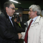 Chamosa felicita al ganador. JESÚS
