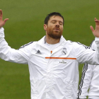 Xabi Alonso durante un entrenamiento celebrado en las instalaciones de Valdebebas.