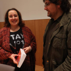 Marta Muñiz Rueda eligió el Museo de la Radio para presentar su novela junto a Cuenya. L. DE LA MATA