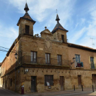 Imagen que presenta actualmente la antigua casa consistorial de Valderas, ubicada en la plaza Santa Marta (plaza Mayor). MEDINA