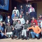 Grupo de socios de Pescaleón asistentes al encuentro.