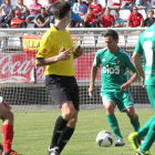 Jonathan Ruiz completó un buen partido en el centro del campo, esta vez acompañado por Isaías ante la baja de Juande por sanción.