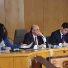 Elena Prieto, Gregorio Chamorro y Fernando Vélez en el Pleno.