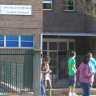 La escuela de música está en la avenida de la Libertad.