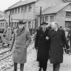 Jorissen (derecha), en 1955 con los ministros. ARCHIVO CLUB XEITU