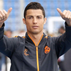 Cristiano, en la zona mixta de la Ciudad Deportiva de Valdebebas tras el entrenamiento de ayer.